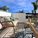 Modern With Swimming Pool And Terraces Apartamento