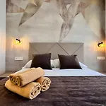 Modern With Swimming Pool And Terraces Apartamento *