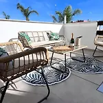 Modern With Swimming Pool And Terraces Apartamento